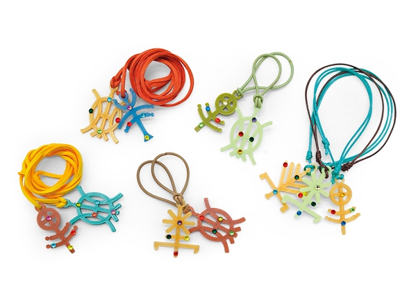 Ciondoli, collane, braccialetti, cavigliere, elastici per capelli Memorabilis Apulia